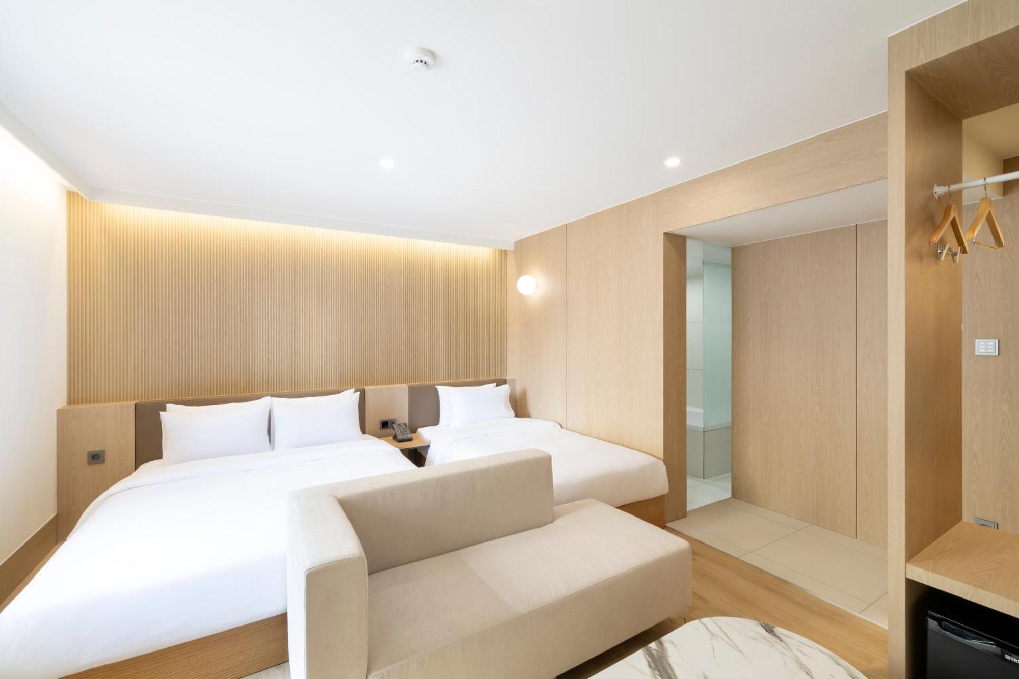 Busan H-Avenue Hotel Seomyeon Station Екстериор снимка